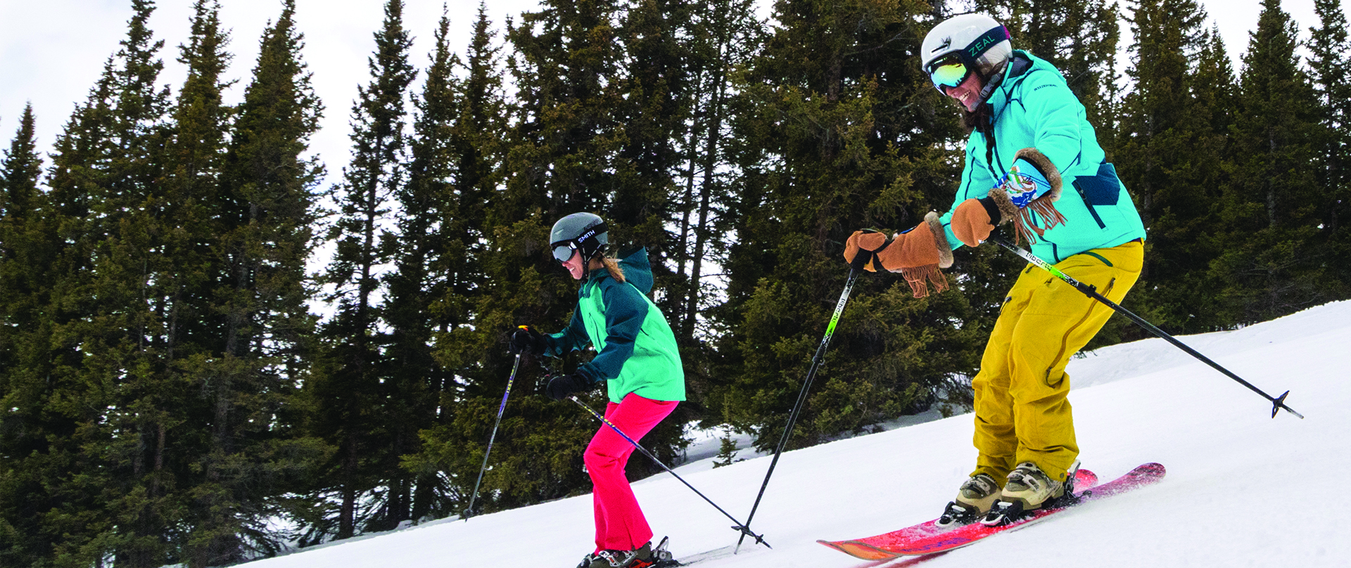2 girls skiing